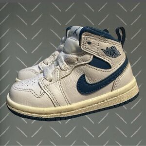 Nike Air Jordan 1Mid SE ‘Industrial Blue’